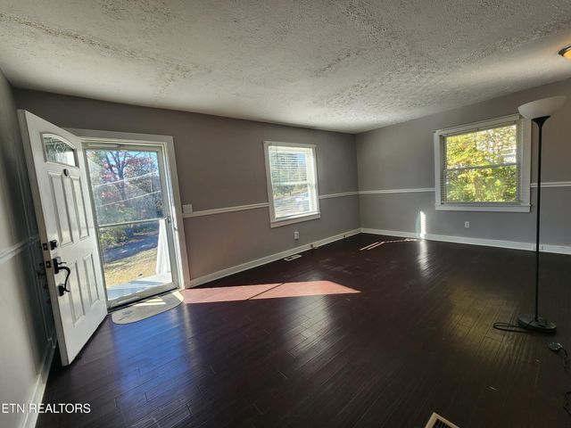 5724 Woodale Drive, Knoxville, TN 37912