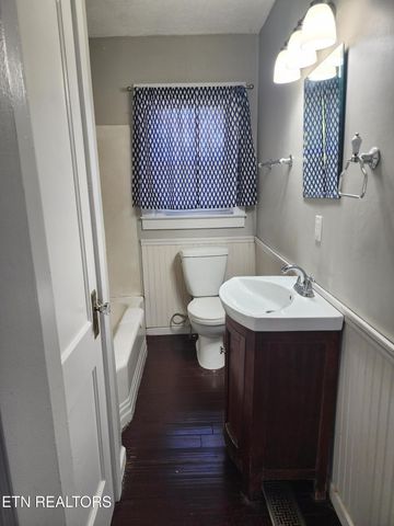 5724 Woodale Drive, Knoxville, TN 37912