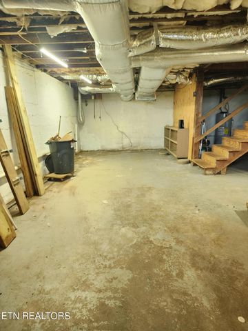 5724 Woodale Drive, Knoxville, TN 37912