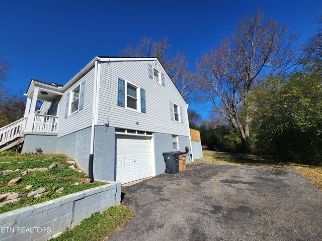 5724 Woodale Drive, Knoxville, TN 37912