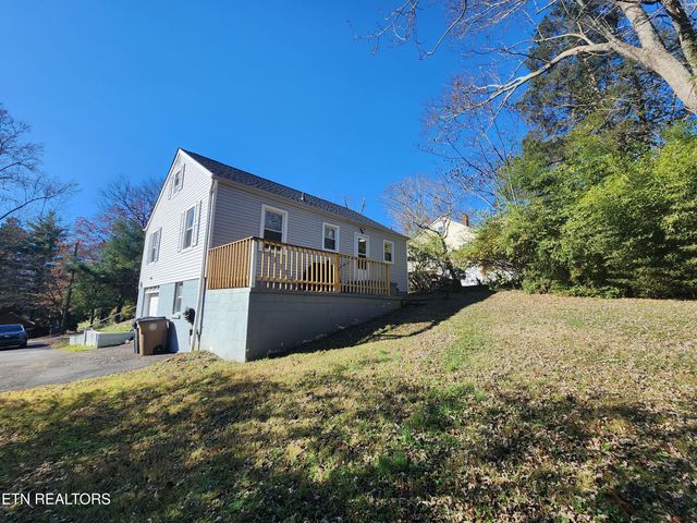 5724 Woodale Drive, Knoxville, TN 37912