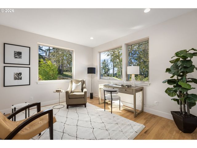 2969 CAPITAL Dr, Eugene, OR 97403