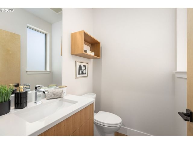 2969 CAPITAL Dr, Eugene, OR 97403