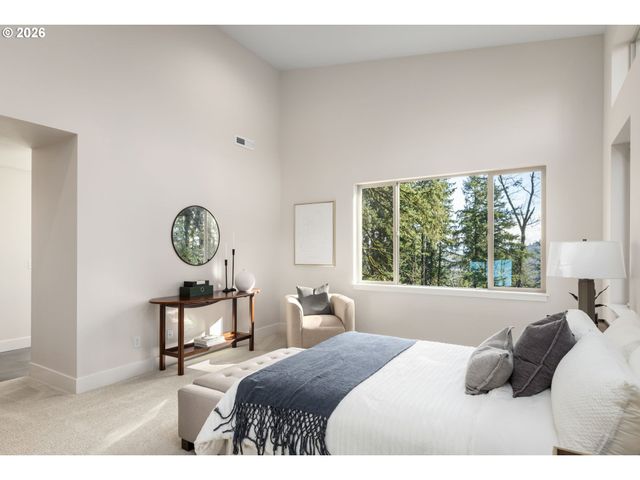 2969 CAPITAL Dr, Eugene, OR 97403