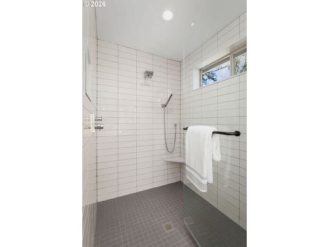 2969 CAPITAL Dr, Eugene, OR 97403