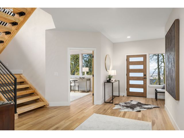 2969 CAPITAL Dr, Eugene, OR 97403