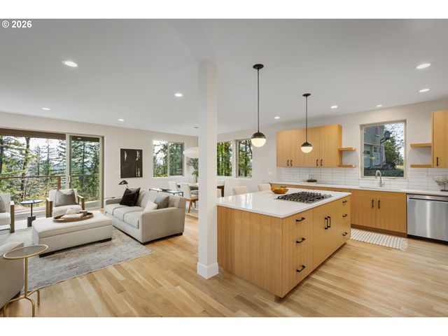 2969 CAPITAL Dr, Eugene, OR 97403