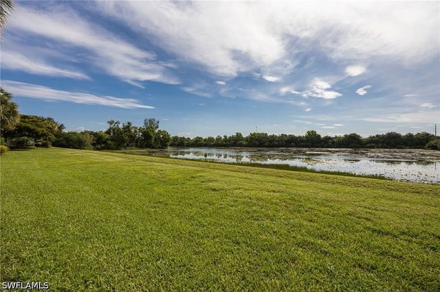 1058 Albany CT, Naples, FL 34105