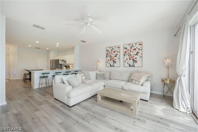 1058 Albany CT, Naples, FL 34105