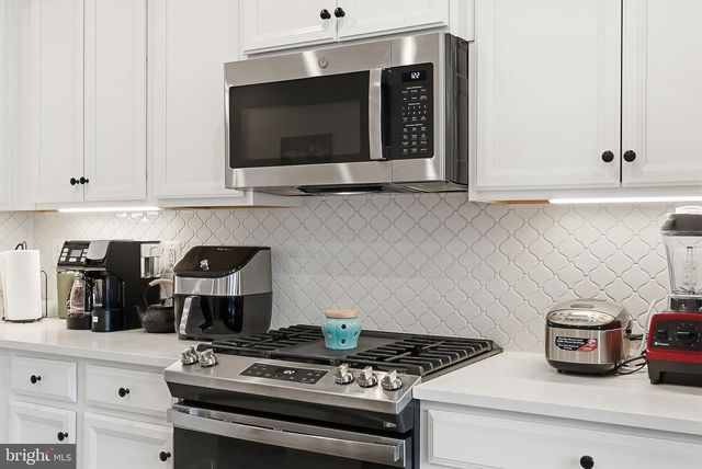 18363 REAPER HILL CT, Triangle, VA 22172