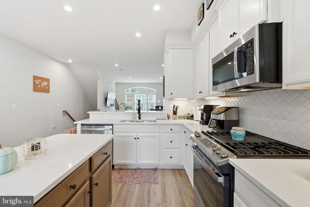 18363 REAPER HILL CT, Triangle, VA 22172