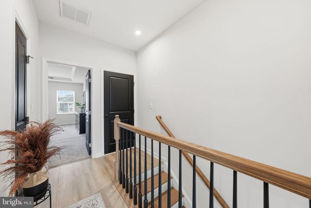 18363 REAPER HILL CT, Triangle, VA 22172