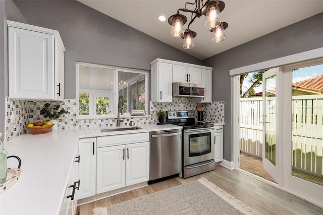 535 ST TROPEZ CIRCLE NE, St Petersburg, FL 33703