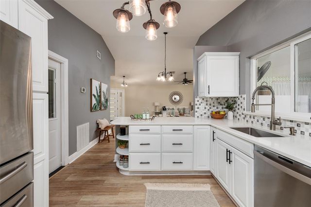 535 ST TROPEZ CIRCLE NE, St Petersburg, FL 33703