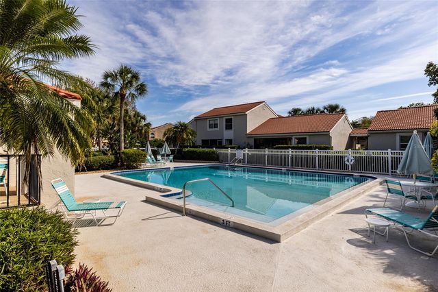 535 ST TROPEZ CIRCLE NE, St Petersburg, FL 33703