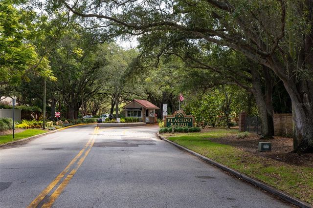 535 ST TROPEZ CIRCLE NE, St Petersburg, FL 33703