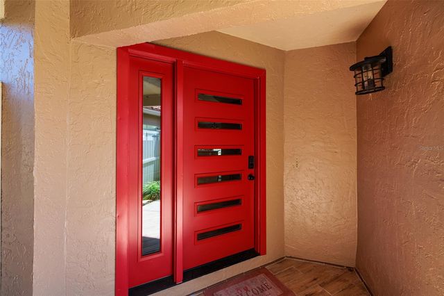 535 ST TROPEZ CIRCLE NE, St Petersburg, FL 33703