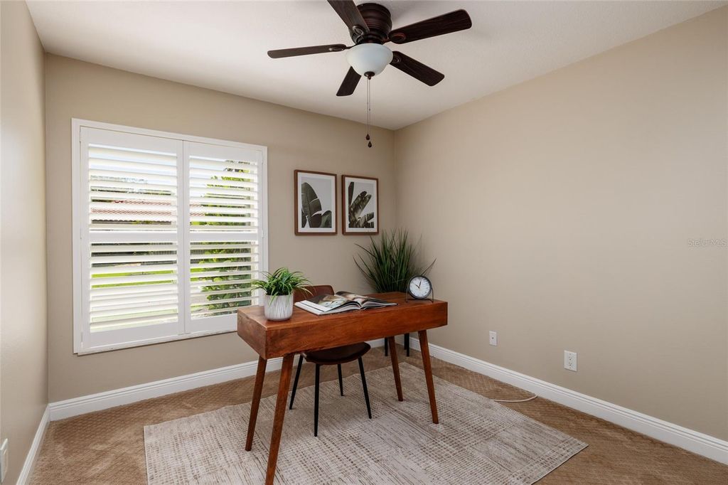 Image 23 of property listing at 535 ST TROPEZ CIRCLE NE, St Petersburg, FL 33703