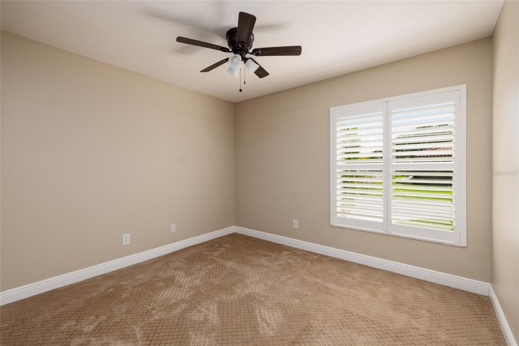 Image 26 of property listing at 535 ST TROPEZ CIRCLE NE, St Petersburg, FL 33703