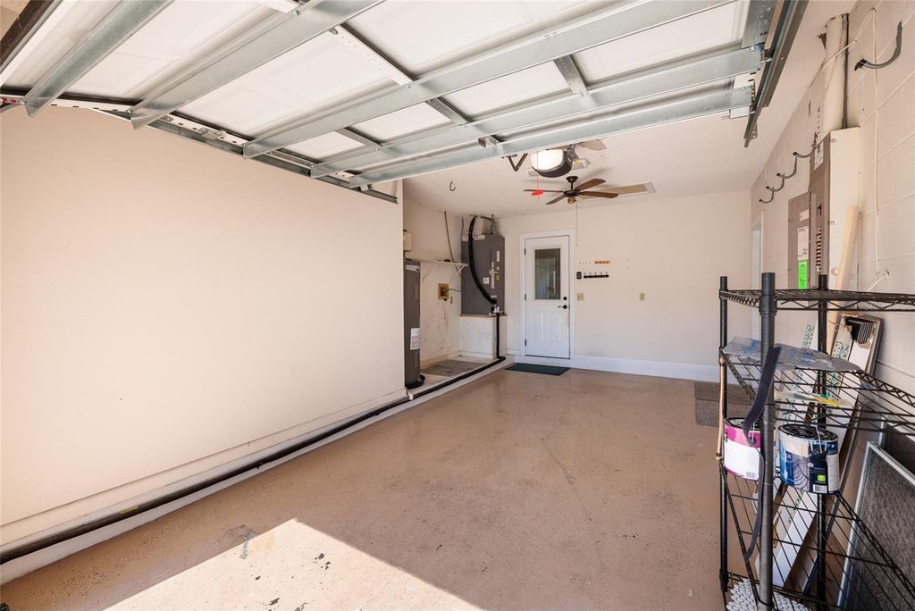 Image 27 of property listing at 535 ST TROPEZ CIRCLE NE, St Petersburg, FL 33703