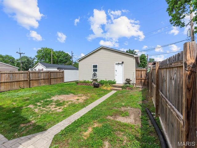 613 N Church Street, Belleville, IL 62220