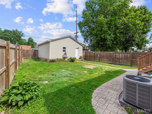 613 N Church Street, Belleville, IL 62220
