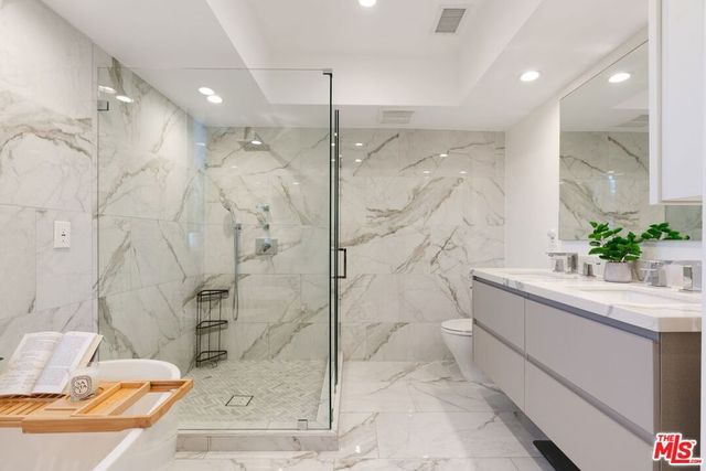 303 Venice Way, Venice, CA 90291