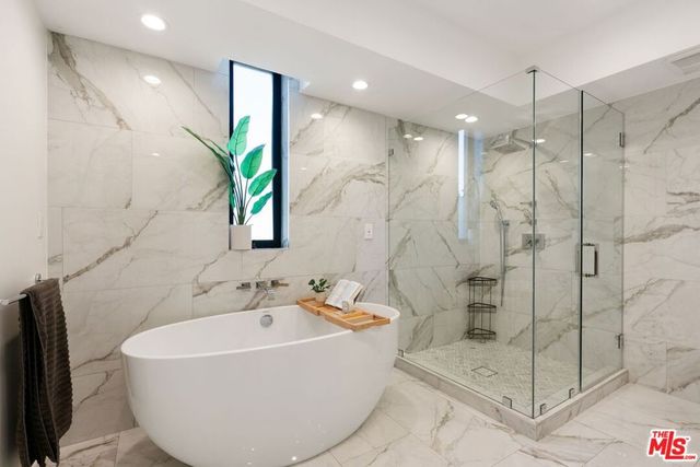 303 Venice Way, Venice, CA 90291