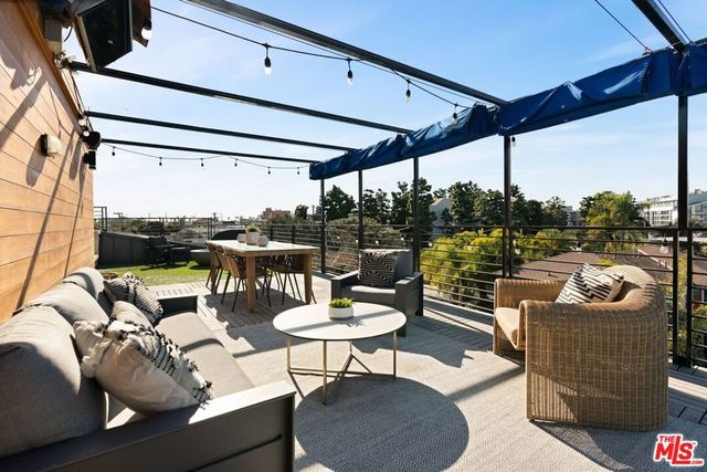 303 Venice Way, Venice, CA 90291