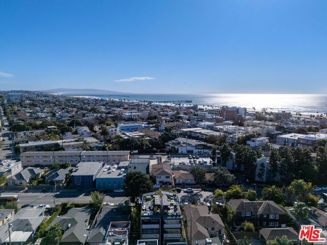 303 Venice Way, Venice, CA 90291
