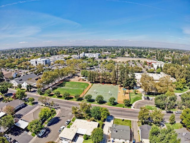 2251 Waldorf Dr, Turlock, CA 95382