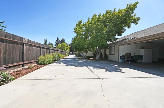 2251 Waldorf Dr, Turlock, CA 95382