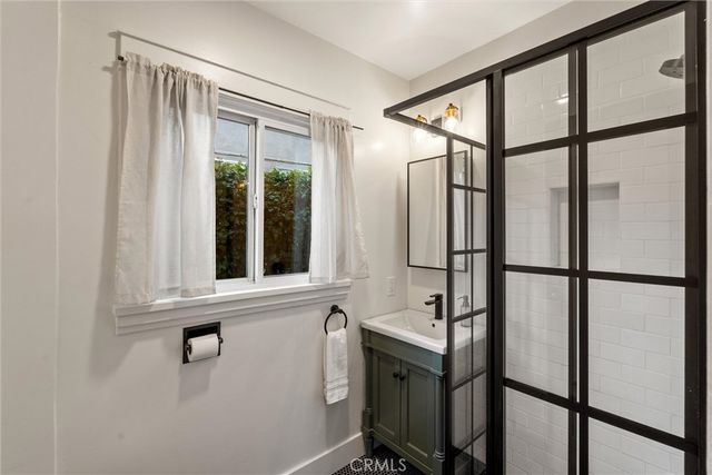 6072 Delphi, Los Angeles, CA 90042