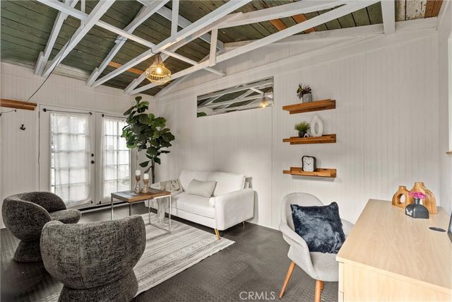 6072 Delphi, Los Angeles, CA 90042