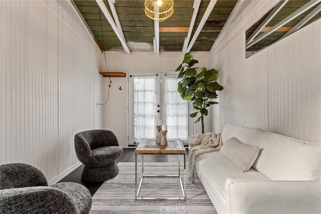 6072 Delphi, Los Angeles, CA 90042