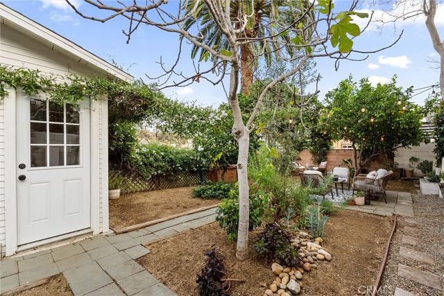 6072 Delphi, Los Angeles, CA 90042