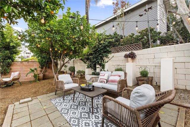 6072 Delphi, Los Angeles, CA 90042