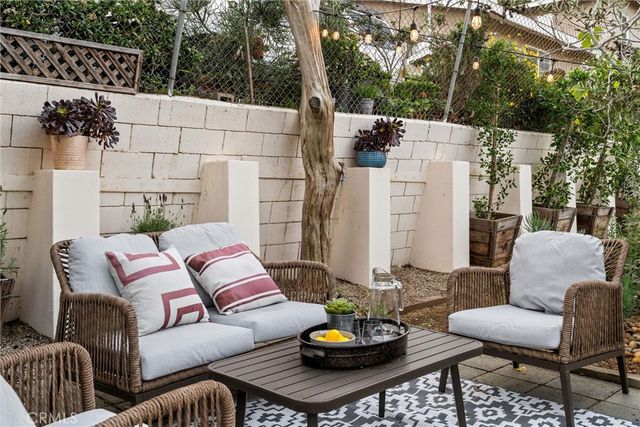 6072 Delphi, Los Angeles, CA 90042