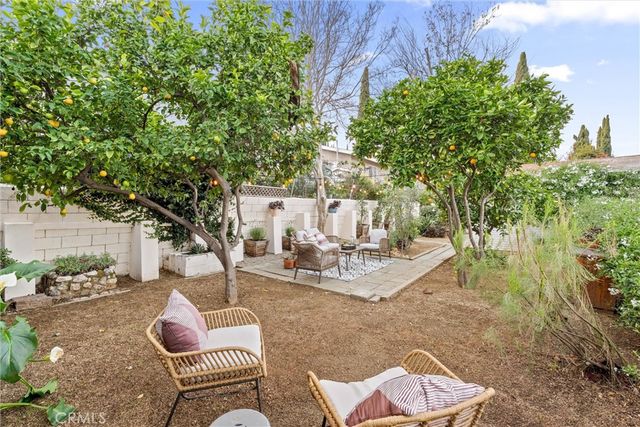 6072 Delphi, Los Angeles, CA 90042