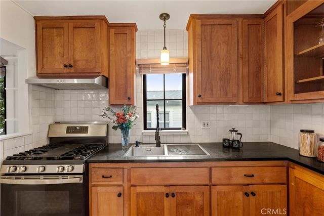 6072 Delphi, Los Angeles, CA 90042