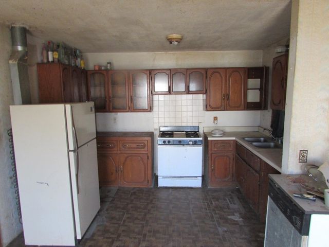 6545 S Ward Parkway, Haysville, KS 67217