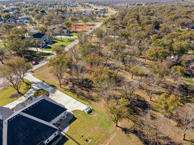 8009 W Landings Road, Granbury, TX 76049