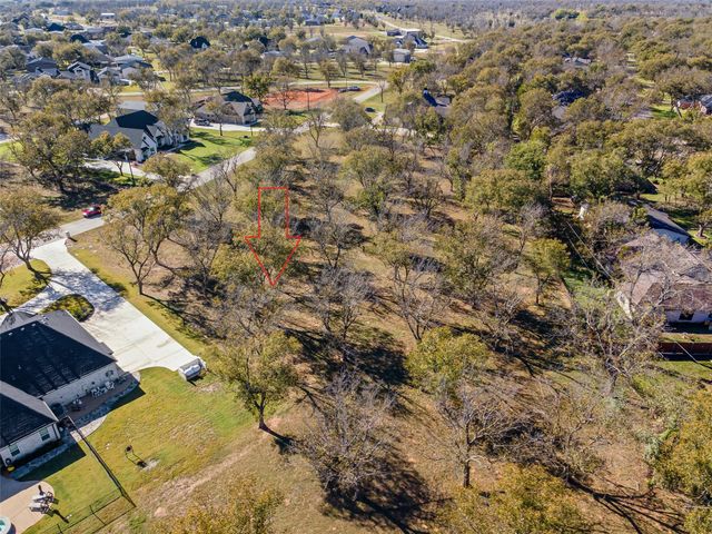 8009 W Landings Road, Granbury, TX 76049