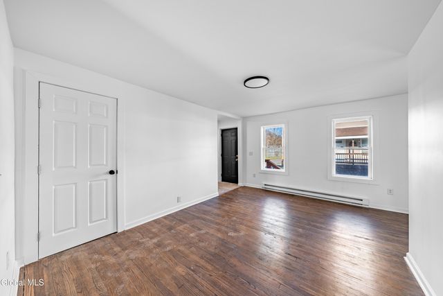 29 Hudson Street, Waterford, NY 12188