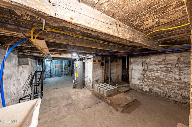 29 Hudson Street, Waterford, NY 12188