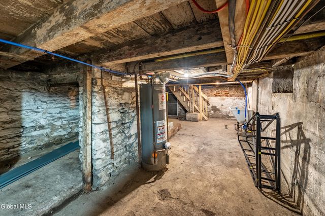 29 Hudson Street, Waterford, NY 12188