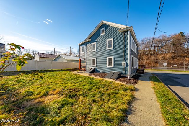 29 Hudson Street, Waterford, NY 12188