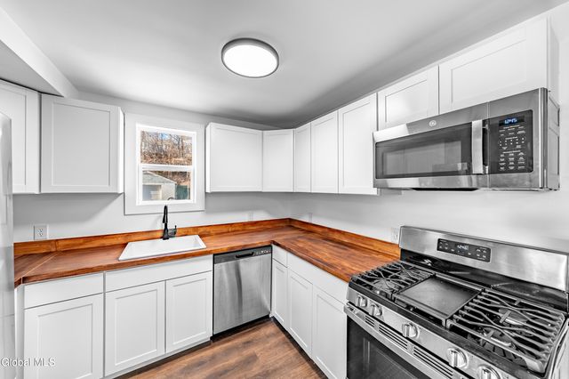 29 Hudson Street, Waterford, NY 12188