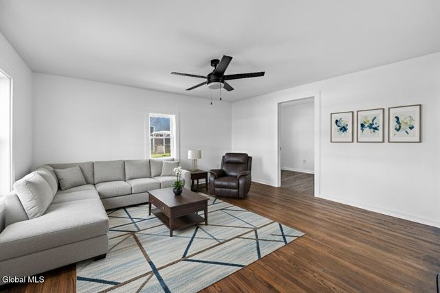 29 Hudson Street, Waterford, NY 12188