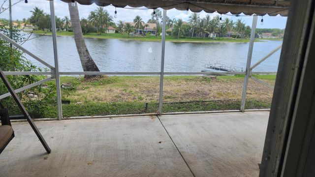 7823 Springfield Lake Drive, Lake Worth, FL 33467